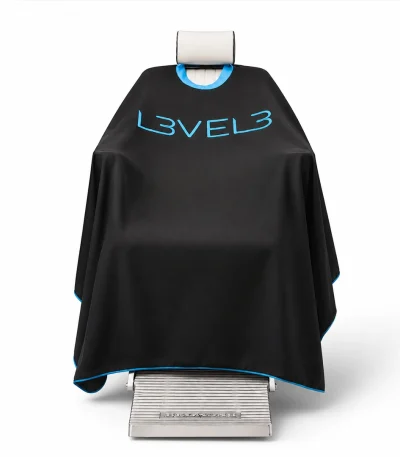 Capa Level 3 negra borde azul con cuello de silicona