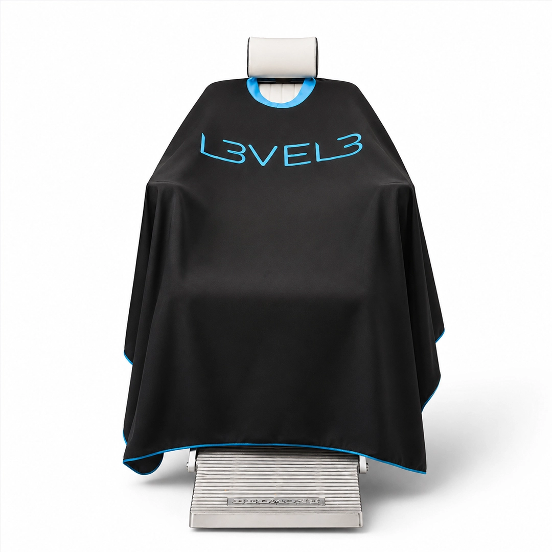 Capa Level 3 negra borde azul con cuello de silicona