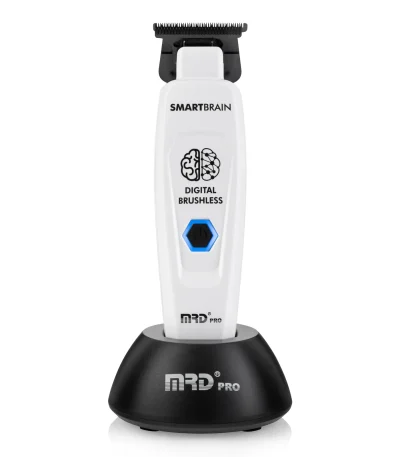 Imagen Texto ALT: MRD Pro SmartBrain Digital Brushless Blanca Trimmer Profesional Título: MRD Pro SmartBrain Digital Brushless Blanca Leyenda: Trimmer profesional MRD Pro SmartBrain Digital Brushless Blanca con base de carga. Descripción: MRD Pro SmartBrain Digital Brushless Blanca, trimmer profesional para contornos, perfilado de barba, detalles y terminaciones de barbería.